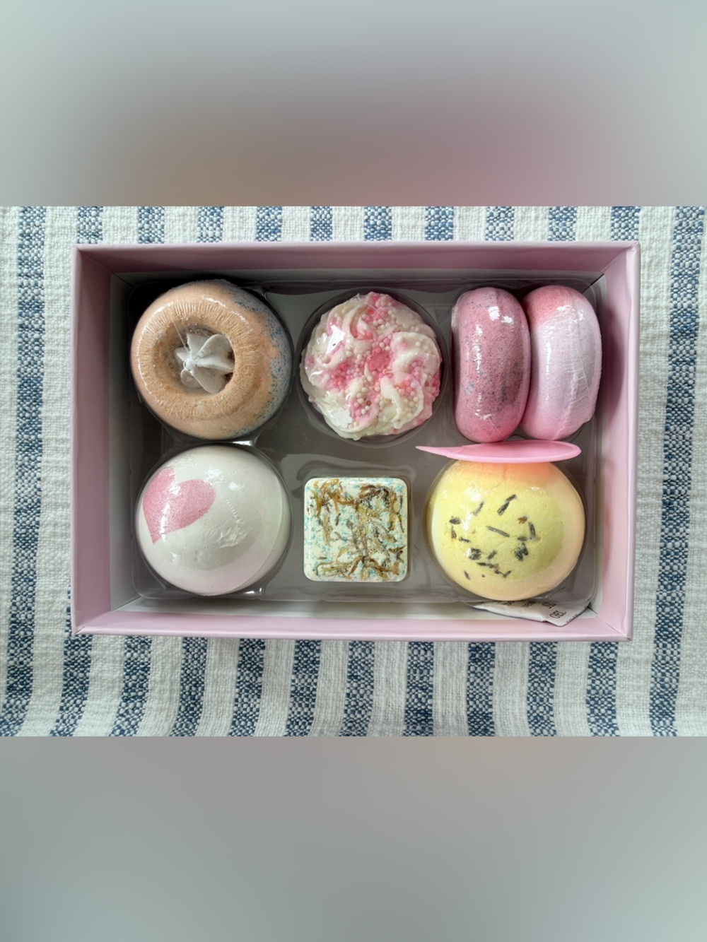 Handmade Bath Bombs by Stntus